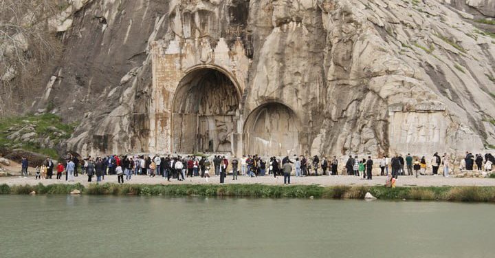 کرمانشاه در افزایش جذب گردشگران نوروزی در کشور اول شد/ رشد ۱۲ درصدی ورود گردشگران نوروزی به کرمانشاه