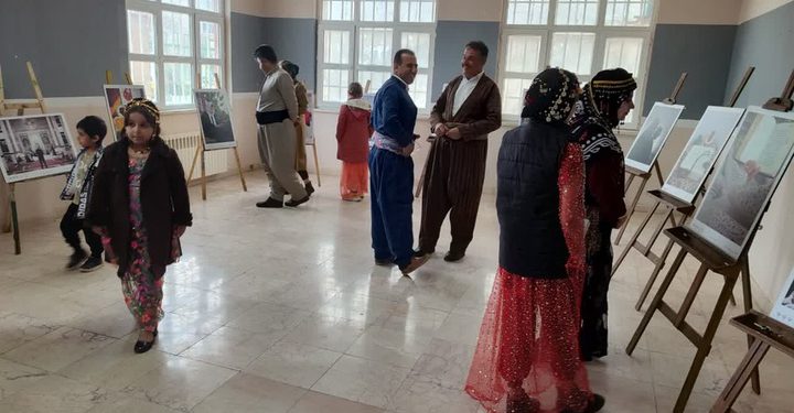 استقبال گردشگران نوروزی از نمایشگاه عکس «رمضان در هورامان»