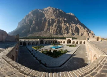 بازدید روزانه ۳‌هزار گردشگر نوروزی از محوطه جهانی بیستون