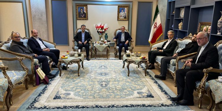 رایزنی سرکنسول ایران در اربیل با روسای چند دانشگاە ایرانی برای تعامل بیشتر با اقلیم کردستان