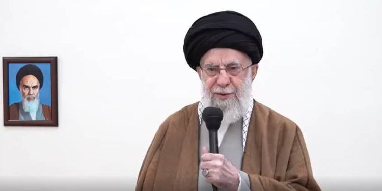 رهبر معظم انقلاب: ملت ایران شعار حمایت از فلسطین را رها نخواهد کرد