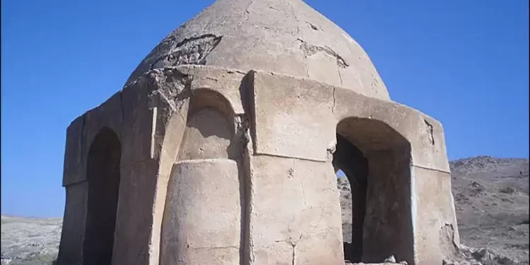 چهار تاقی سیاه گل معبدی از عهد اشکانیان