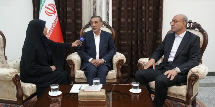 معاون اجرایی رییس جمهور: بالاترین میزان صادرات زمینی کشور از کرمانشاه انجام می‌شود/ دولت به دنبال حل مشکلات استان است
