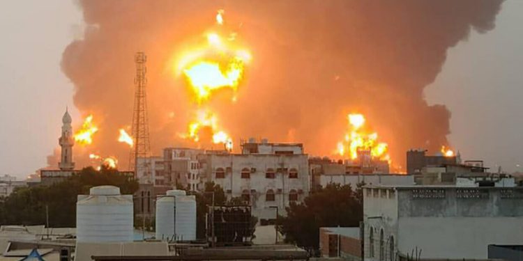 تداوم حملات هوایی آمریکا بە صنعا