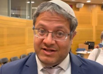 درخواست وزیر اسرائیلی برای حمله به انبارهای مواد غذایی و مولدهای برق غزه