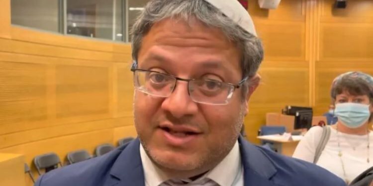 درخواست وزیر اسرائیلی برای حمله به انبارهای مواد غذایی و مولدهای برق غزه