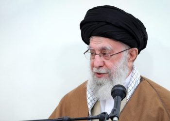 رهبر انقلاب اسلامی: به طرف مقابل خیلی بدبین هستیم، اما به توانایی‌های خودمان خوش‌بین هستیم