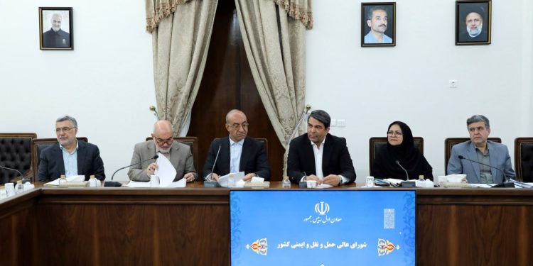 تردد روزانه ۳ هزار کامیون تا مرزها / زیرساختهای جادهای کرمانشاه نیازمند حمایت ملی است