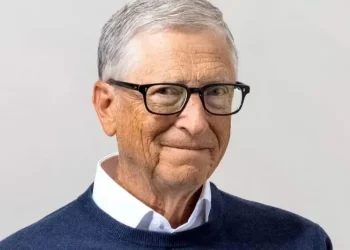 یکی از بزرگترین کمک‌های خیریه در تاریخ؛ بیل گیتس باقیمانده ثروتش را می‌بخشد