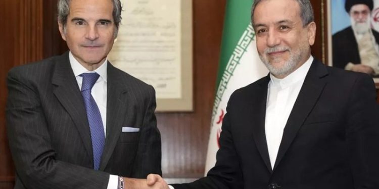 رایزنی گروسی و عراقچی در آستانه دور چهارم مذاکرات هسته‌ای