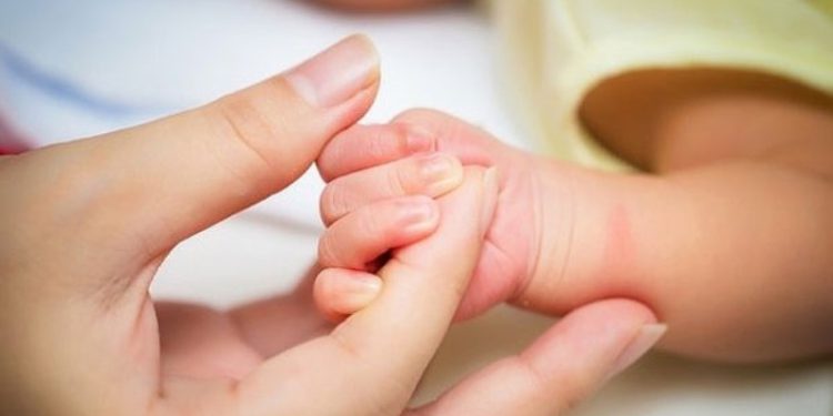 میانگین سن مادران ایرانی در اولین فرزندآوری حدود 27 سال است