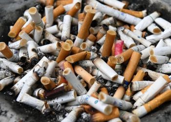 روزانه 175 ایرانی با دود دخانیات از بین می‌روند