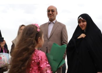 ورود زهرا بهروز آذر به کرمانشاه