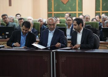 با حضور دکتر پزشکیان صورت گرفت؛  امضای سه تفاهم‌نامه مهم در حوزه صنعت و سرمایه‌گذاری استان کرمانشاه