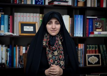 سفر زهرا بهروز آذر به کرمانشاه