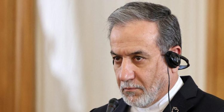 وزیر خارجە ایران راهی قطر و عربستان می‌شود