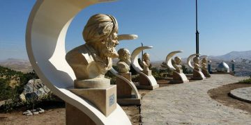 ئاویەر، پەناگەی خۆشی و ناخۆشییەکانی خەڵکی سنە