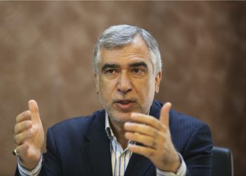 گرنگی پەرەپێدانی پەیوەندییە ئابوری و بازرگانییەکانی ئێران و وڵاتانی دراوسێ