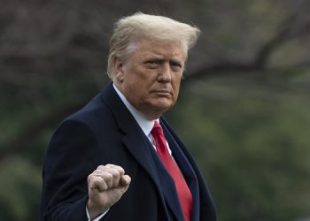 ترەمپ: کۆشکی سپی ڕادەستی دیمۆکراتەکان ناکەم