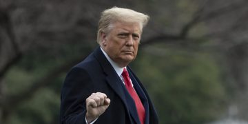 ترەمپ: کۆشکی سپی ڕادەستی دیمۆکراتەکان ناکەم