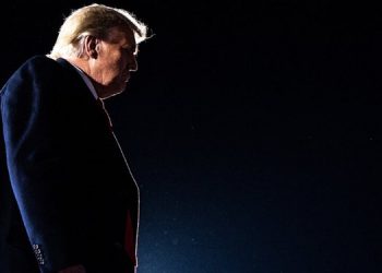 حەشدی شەعبی: ترەمپ لە ماڵەکەی خۆیشیدا پارێزراو نابێت