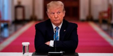 ترەمپ بە هۆی تاوانەکانیەوە دەبێت ڕوبەڕوی یاسا بکرێتەوە