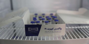 حەزرەتی ئایەتووڵا خامنەیی: هاوردەکردنی ڤاکسێنی ئەمریکی و بەریتانی قەدەغەیە