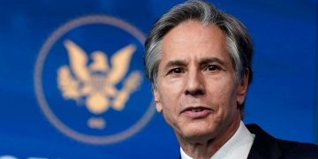 وەزیری دەرەوەی ئەمریکا داوای چاکسازی ئابوری لە عێراق دەکات