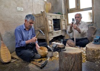 لە داڵاهۆ میداڵیای نەتەوەیی تەنبوور پێشکەش کرا