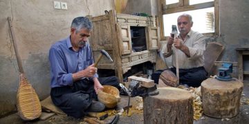 لە داڵاهۆ میداڵیای نەتەوەیی تەنبوور پێشکەش کرا