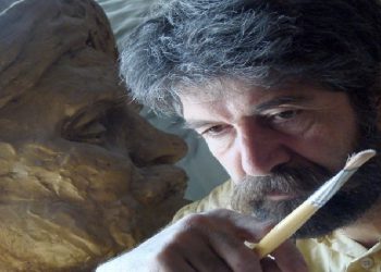 ئەتڵەسی ناودارانی ئێران بە ناوی هادی زیائەدینی ڕازێندرایەوە