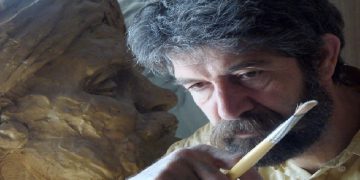 ئەتڵەسی ناودارانی ئێران بە ناوی هادی زیائەدینی ڕازێندرایەوە