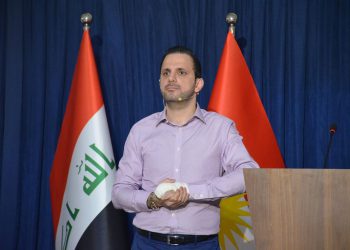 شاسوار عەبدولواحید بە توندی ڕەخنە لە دەسەڵاتی کوردی دەگرێت