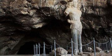 ئەشکەوتی شاپور