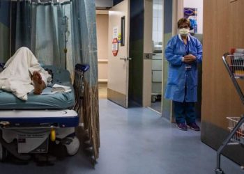 جۆنز هاپکنز: ژمارەی قوربانییەکانی کۆرۆنا لە ئەمریکا 485 هەزار کەسی تێپەڕاند