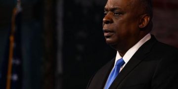 وەزیری بەرگری ئەمریکا لە سەر هێرشەکەی هەولێر پەیوەندی بە هاوتا عێراقییەکەیەوە دەکات