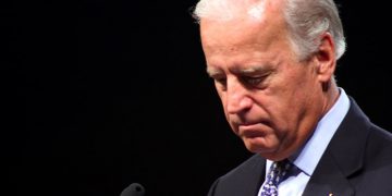 ئەنساروڵای یەمەن بۆ بایدن: هەنگاوی کرداریمان دەوێت نەک لێدوان