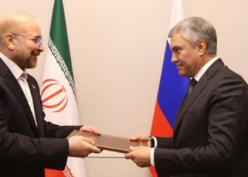 پەیامی ڕێبەری مەزنی شۆڕشی ئیسلامی ئێران بۆ ڤلادیمیر پوتین ڕادەستی بەرپرسانی ڕووسیا کرا