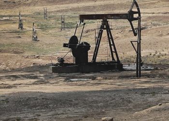 ئەمریکا لە گەورەترین کێڵگەی نەوتی سوریا فڕۆکەخانە دەکاتەوە