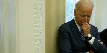 نووسەرێکی ئەمریکی: بایدن بۆ کۆتایی هێنان بە شەڕی یەمەن جیدی نییە