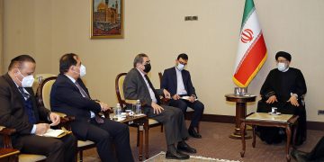 چاوپێکەوتنی سەرۆکی دەزگای دادی ئێران و هۆشیار زێباری / دوو ئامۆژگاری بۆ بەرپرسانی هەرێمی کوردستان