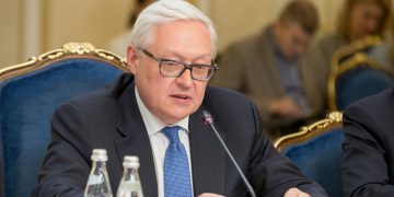 ڕووسیا داوا لە ئەمریکا دەکات هەنگاوی یەکەم لە ڕێکەوتنی ناوەکی ئێران هەڵبگرێت