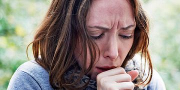 گیراوێک کە چارەسەری کۆکە دەکات