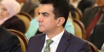 ڕاوێژکارێکی بارزانی: ئیدارەدانی دۆسیەی نەوت بە شێوازی ناوەندی ڕەتدەکەینەوە