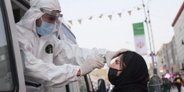 پشکنینی کۆرۆنا لە شەقامەکانی ئێران