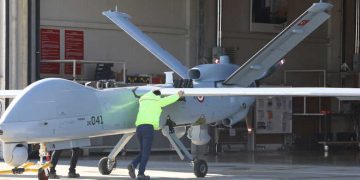 تورکیا 26 سیخوڕی لە پرۆژە سەربازییەکانی خۆیدا دەستبەسەر کرد