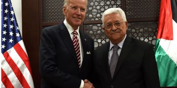 بایدن دەیەوێت پەیوەندی بە مەحمود عەباسەوە بکات