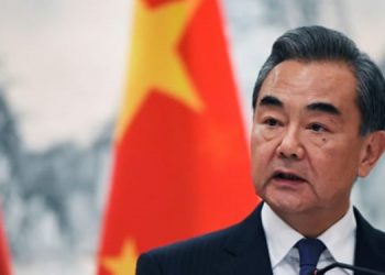 وەزیری دەرەوەی چین لە گەڵ عەلی لاریجانی کۆبووە