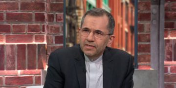 ئێران: گەمارۆ زاڵمانەکانی ئەمریکا دەسکەوتێکی نابێت