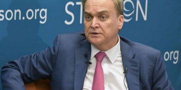 ڕووسیا باڵیۆزەکەیی لە ئەمریکا کشاندەوە